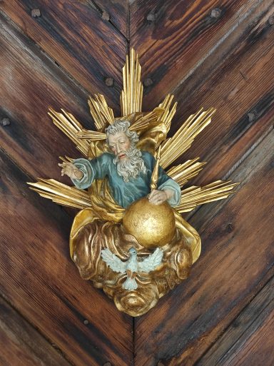 Gott Vater Religiöse Skulptur von Gott, umgeben von Strahlen und einem Globus - gefasst.