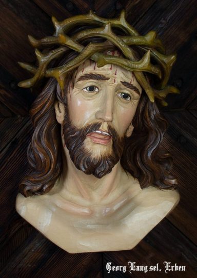 Christus mit Dornenkrone, ausdrucksstarkes Gesicht und schmerzverzerrter Blick.